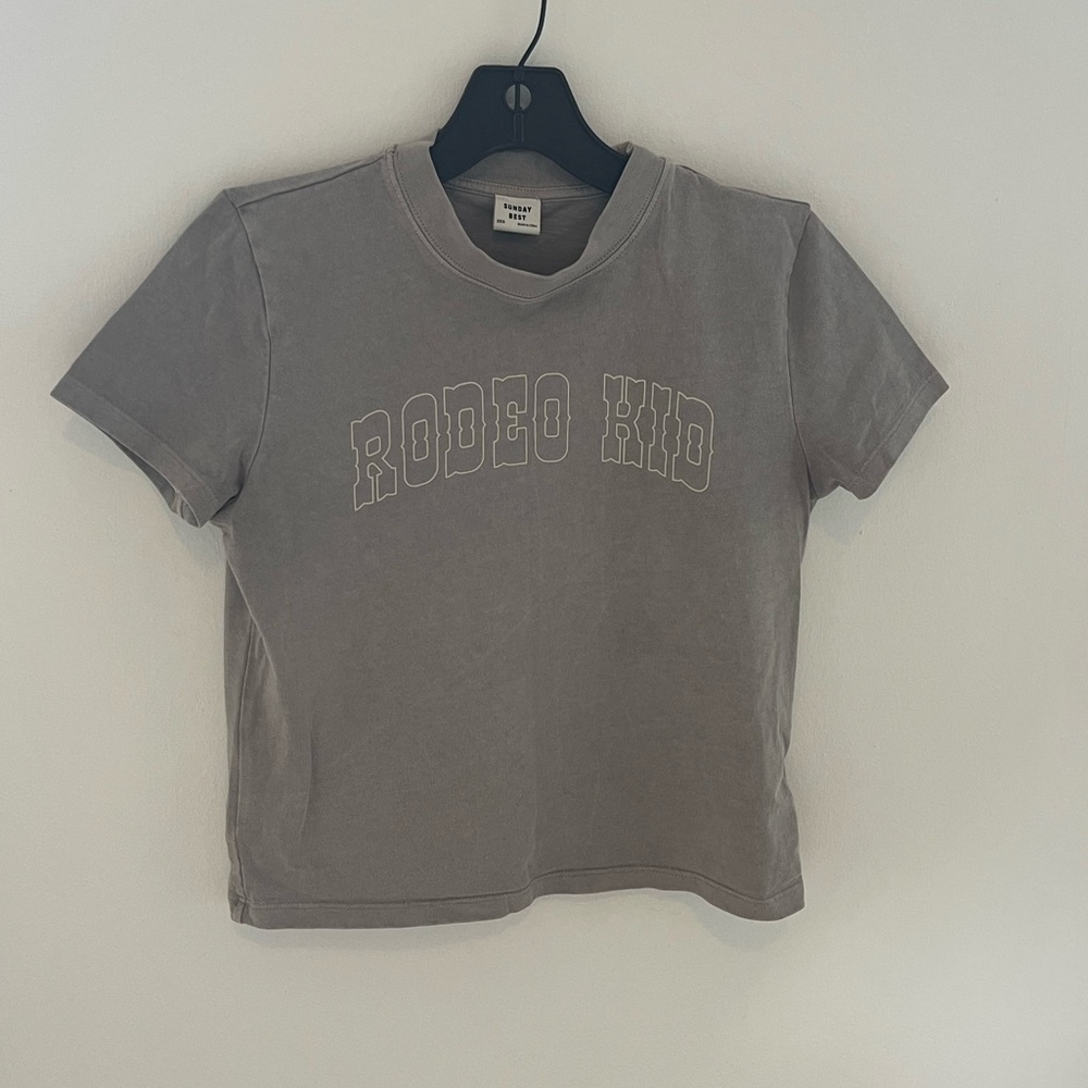 Cute gray t-shirt from Aritzia